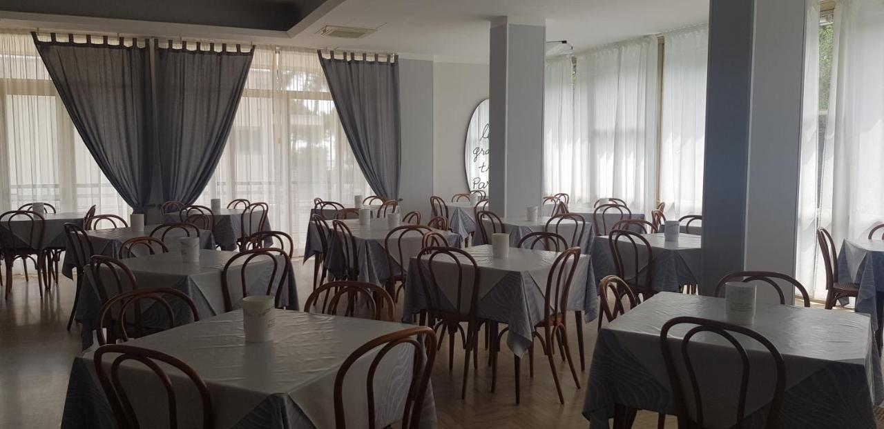 Hotel Monaco Milano Marittima Exterior foto