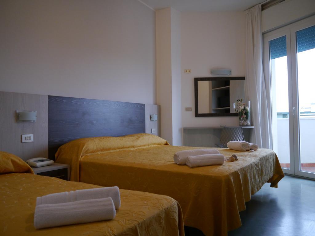 Hotel Monaco Milano Marittima Exterior foto