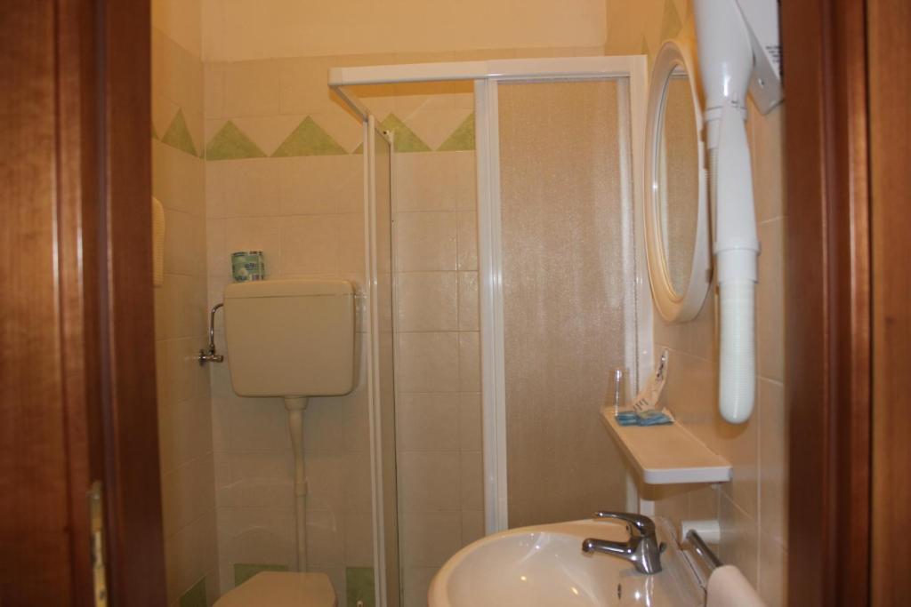 Hotel Monaco Milano Marittima Habitación foto