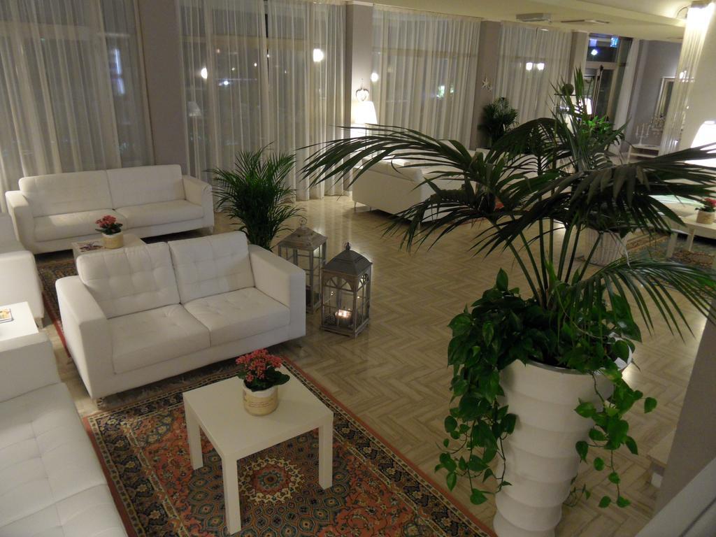 Hotel Monaco Milano Marittima Exterior foto
